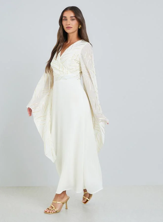 ستايلي فستان طويل بأكمام جرس وتصميم مريح